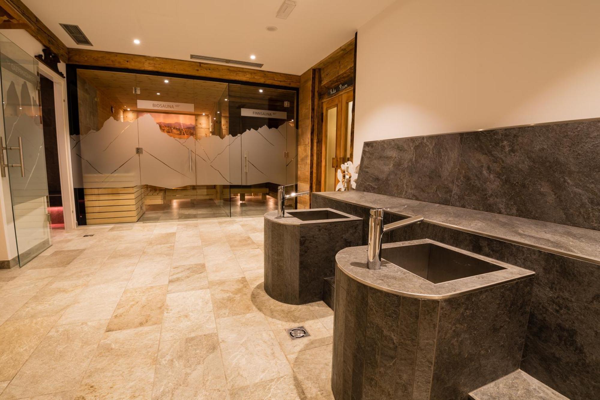 Hotel Alpenland 摩梭 外观 照片