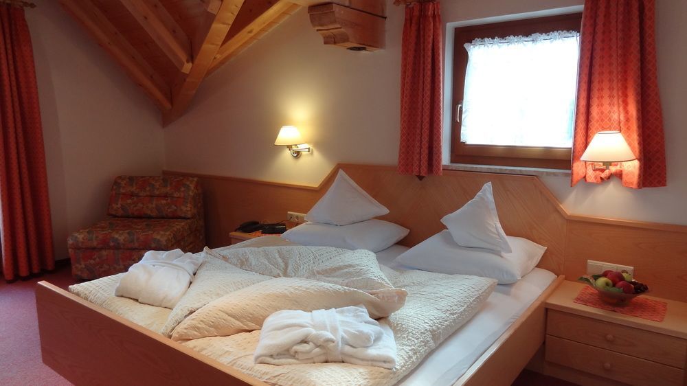 Hotel Alpenland 摩梭 外观 照片