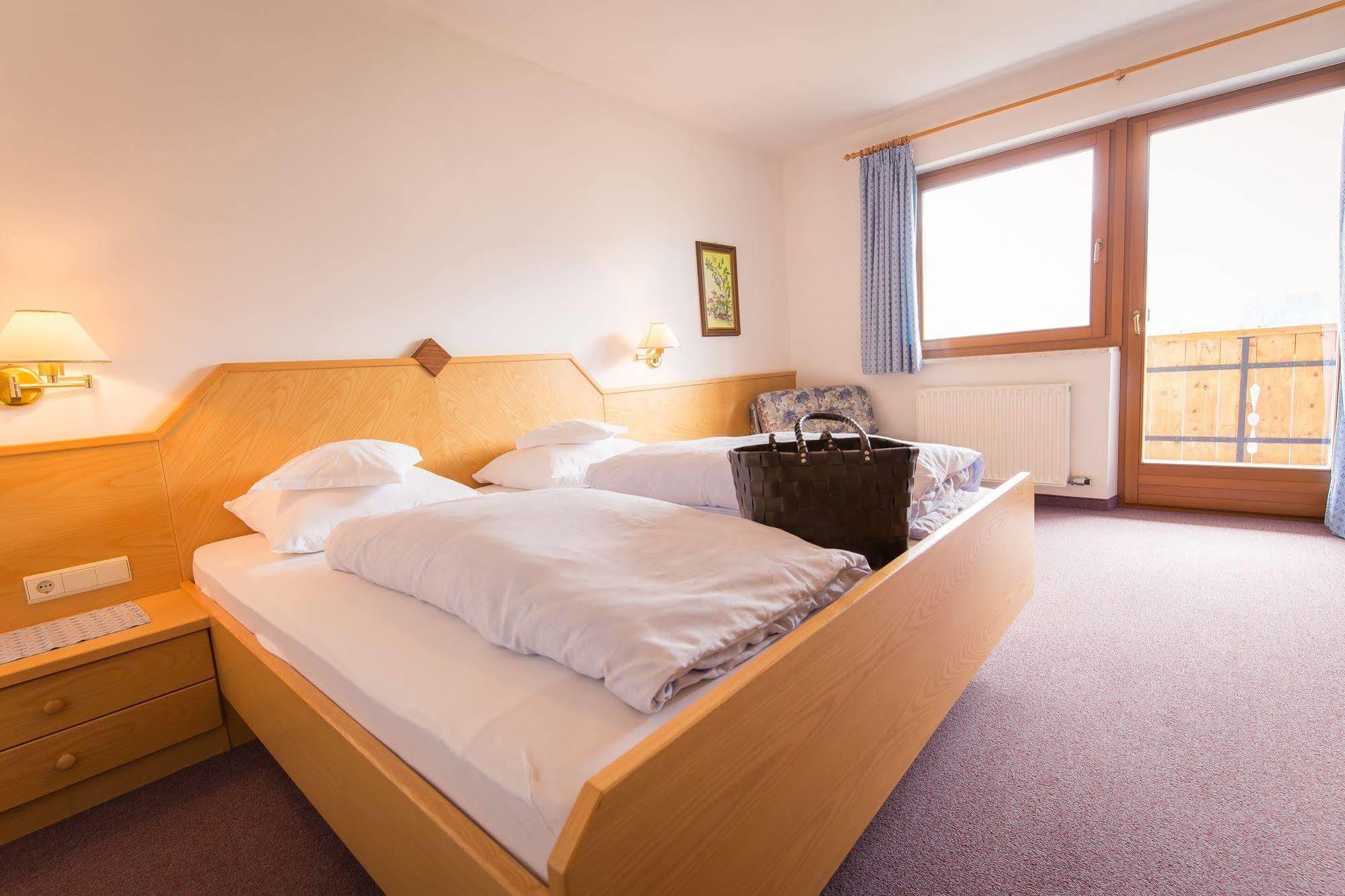 Hotel Alpenland 摩梭 外观 照片