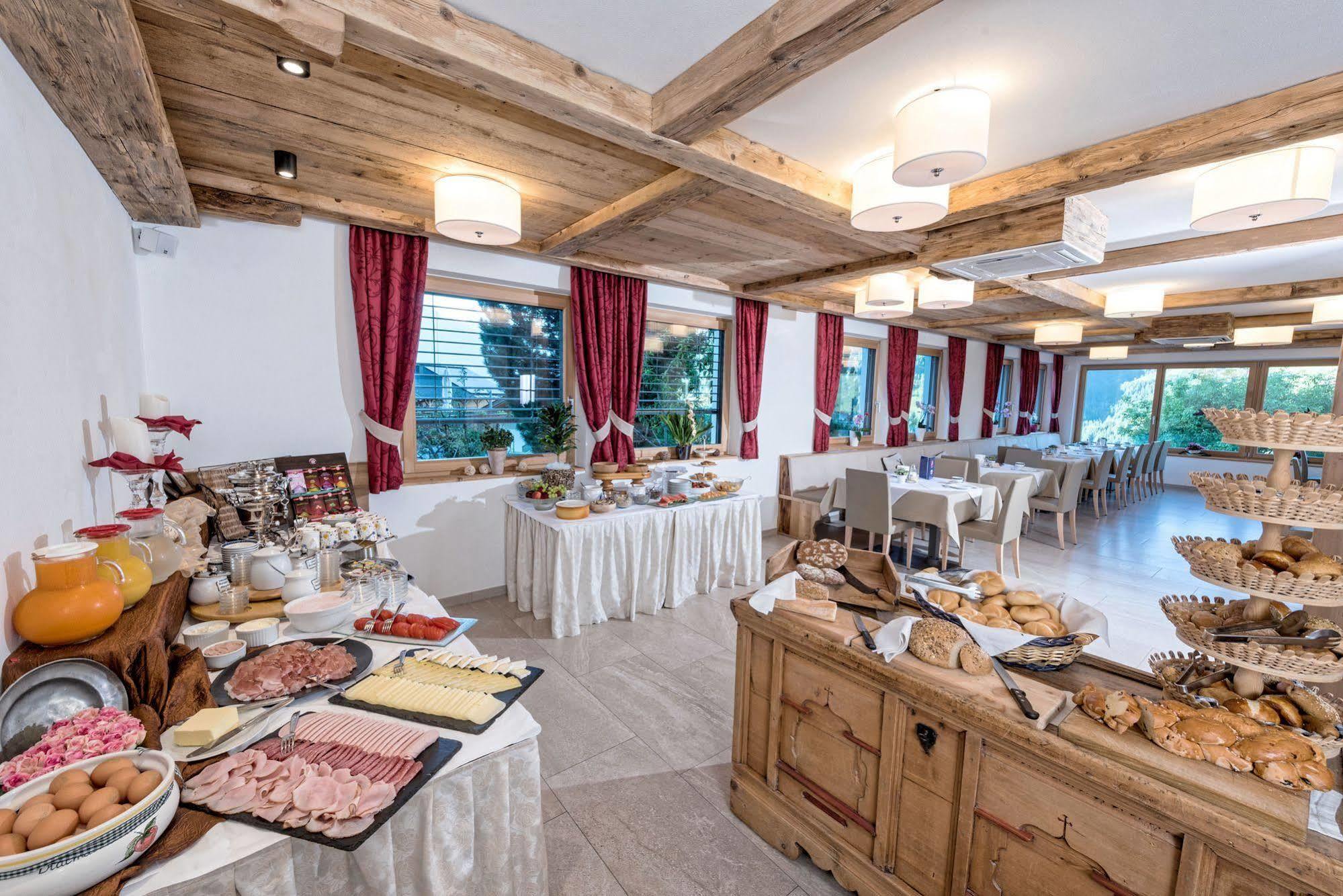 Hotel Alpenland 摩梭 外观 照片