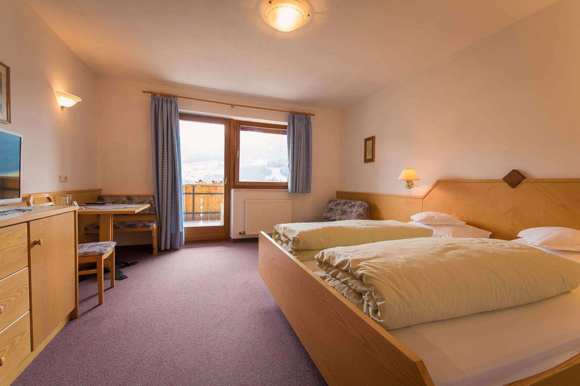Hotel Alpenland 摩梭 外观 照片