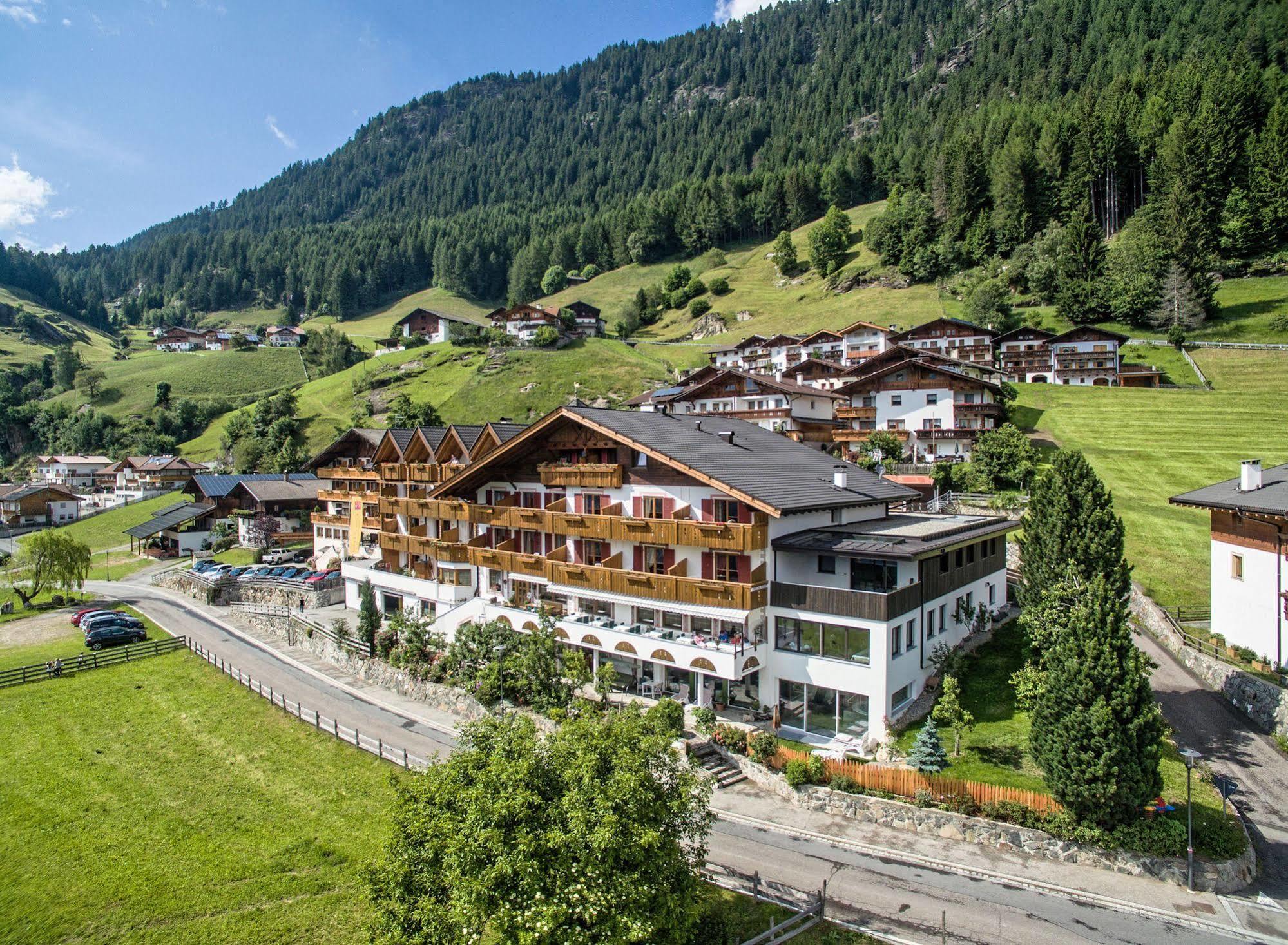 Hotel Alpenland 摩梭 外观 照片