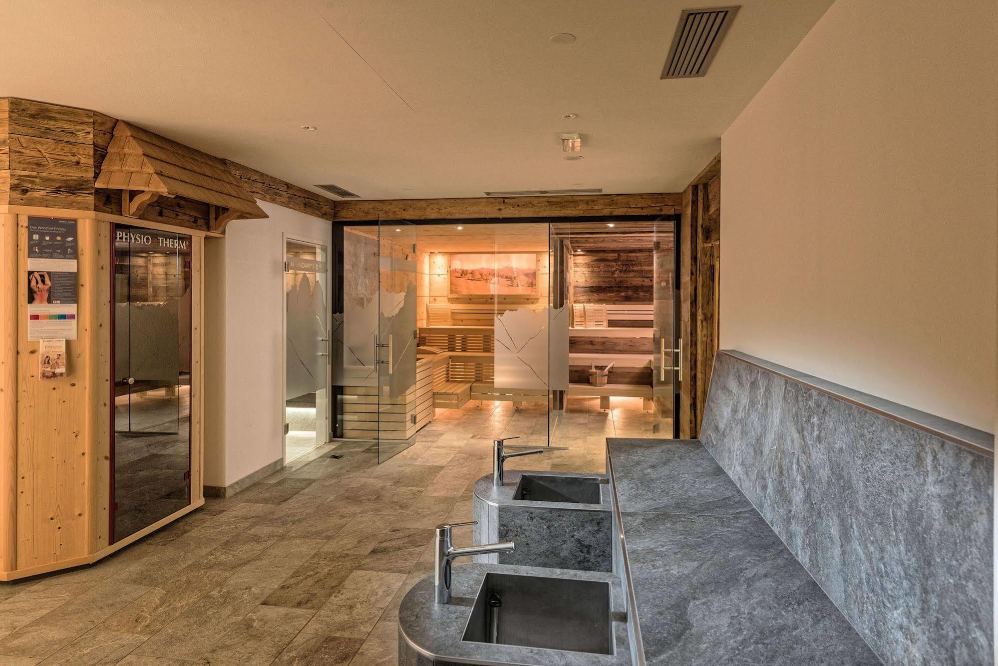 Hotel Alpenland 摩梭 外观 照片